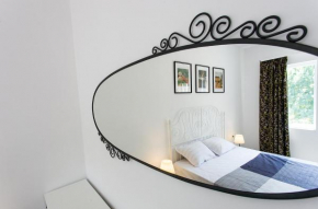 Top center big family apartment with garden view